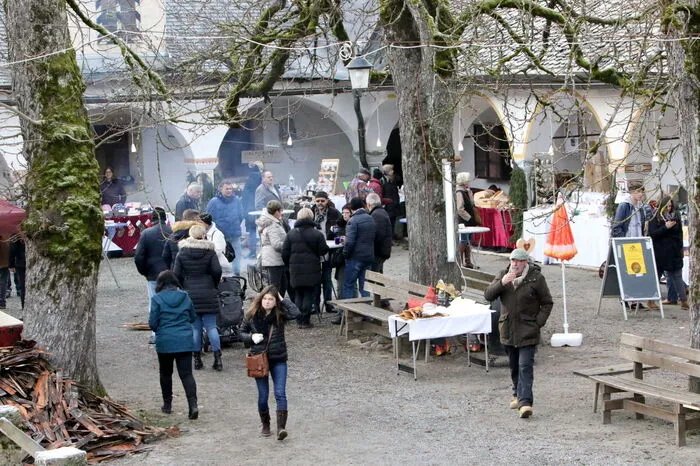 Mit dem Konzert des bekannten Duos Outi &amp; Lee, das übrigens in Launsdorf zu Hause ist, geht am Sonntag der 9. Adventmarkt auf der Burg Hochosterwitz zu Ende. 