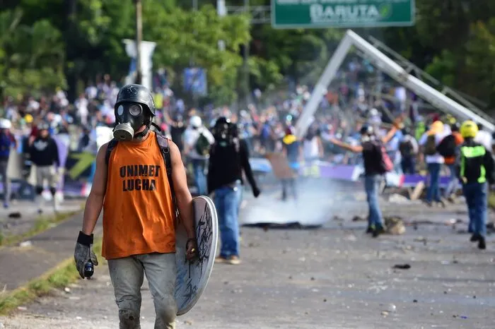 Durch die Abhaltung der Abstimmung zur verfassunggebenden Versammlung wird Nicolás Maduro gestärkt. Das Ziel der Opposition, die Wahl zu verhindern, misslang.
