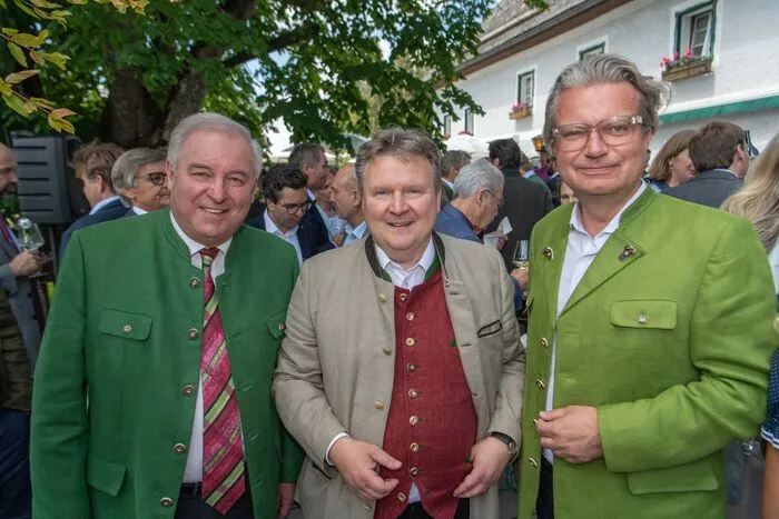 Polit-Gipfel: Der steirische Landeshauptmann Hermann Schützenhöfer und sein designierter Nachfolger Christopher Drexler flankieren Wiens Bürgermeister Michael Ludwig