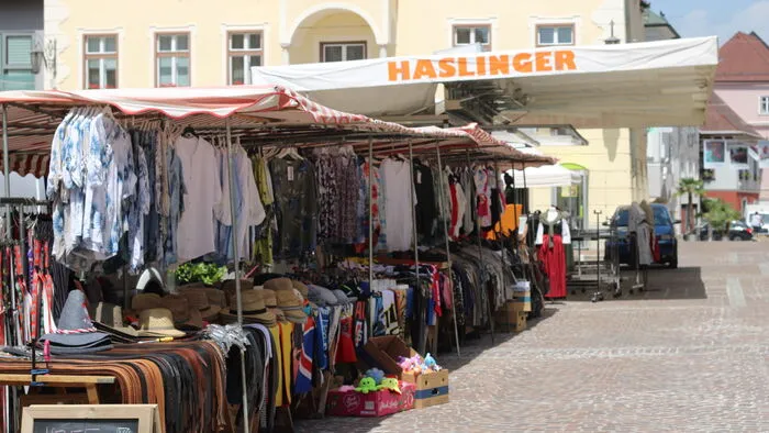 Der traditionelle Veitsmarkt macht derzeit wieder am Hauptplatz Station