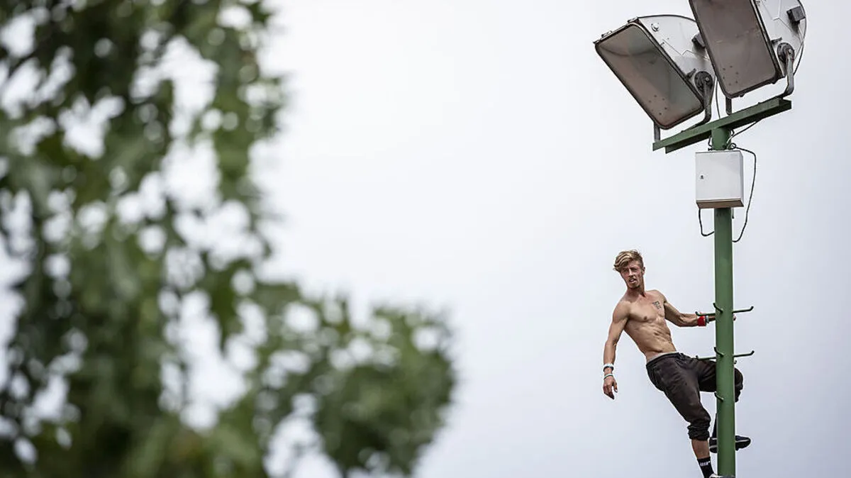 Spektakuläre Performance im Messeqartier