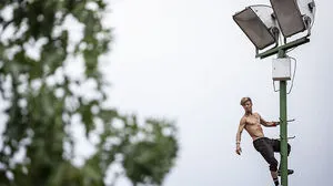 Spektakuläre Performance im Messeqartier