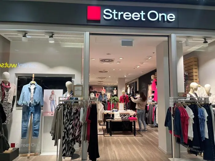 Die Boutique Street One ist im Einkaufszentrum LCS beheimatet
