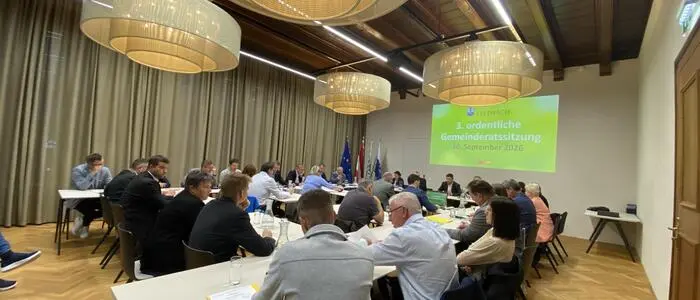 In Feldbach tagte am Mittwochabend der Gemeinderat im Rathaussaal