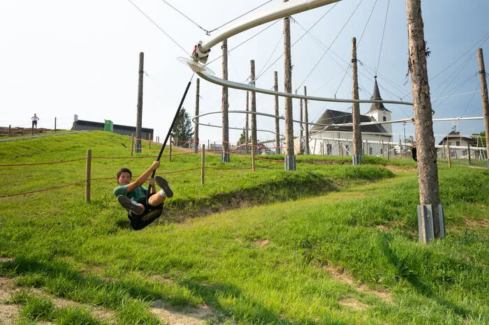 Fly-Line, eine Mischung aus Zipline und Achterbahn.
