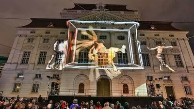 Projetionen von "Ochoresotto" auf der Oper