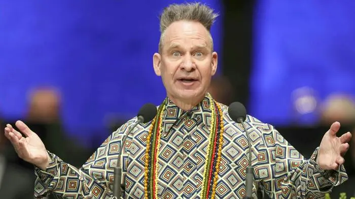 Regisseur Peter Sellars hielt die Festrede zur Eröffnung der Salzburger Festspiele. Am Abend feiert sein "Idomeneo" Premiere. Er verband seinen eindringlichen Appell für Umweltschutz mit seiner Rolle als Regisseur der Eröffnungsoper "eines aufbegehrenden, ungeduldigen, ungestümen und genialen 24-Jährigen aus Salzburg namens Wolfgang Amadeus Mozart".