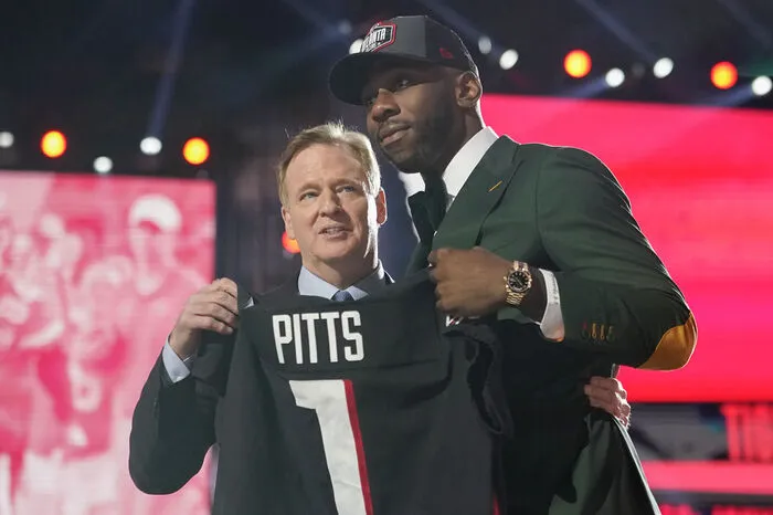 #4 Atlanta Falcons Kyle Pitts (Tight End/Florida)