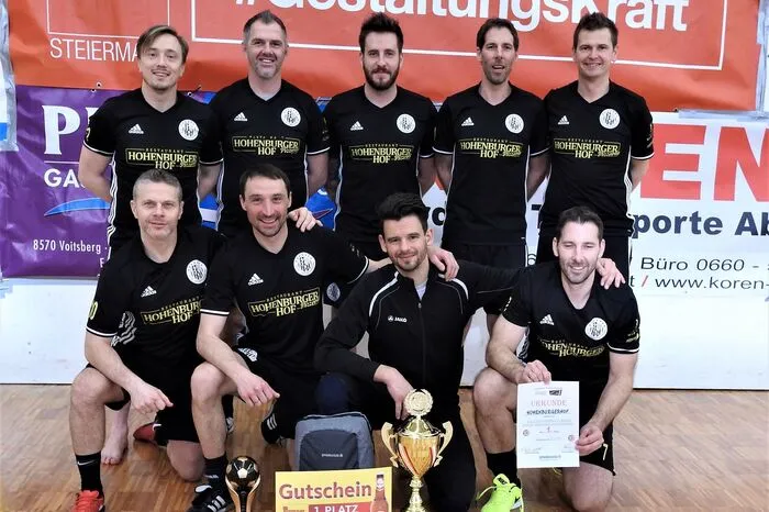 Sieger wurde die Mannschaft vom Hohenburgerhof (Foto), welche sich in einem spannenden Finale gegen den STT Mühlhuber durchsetzte.