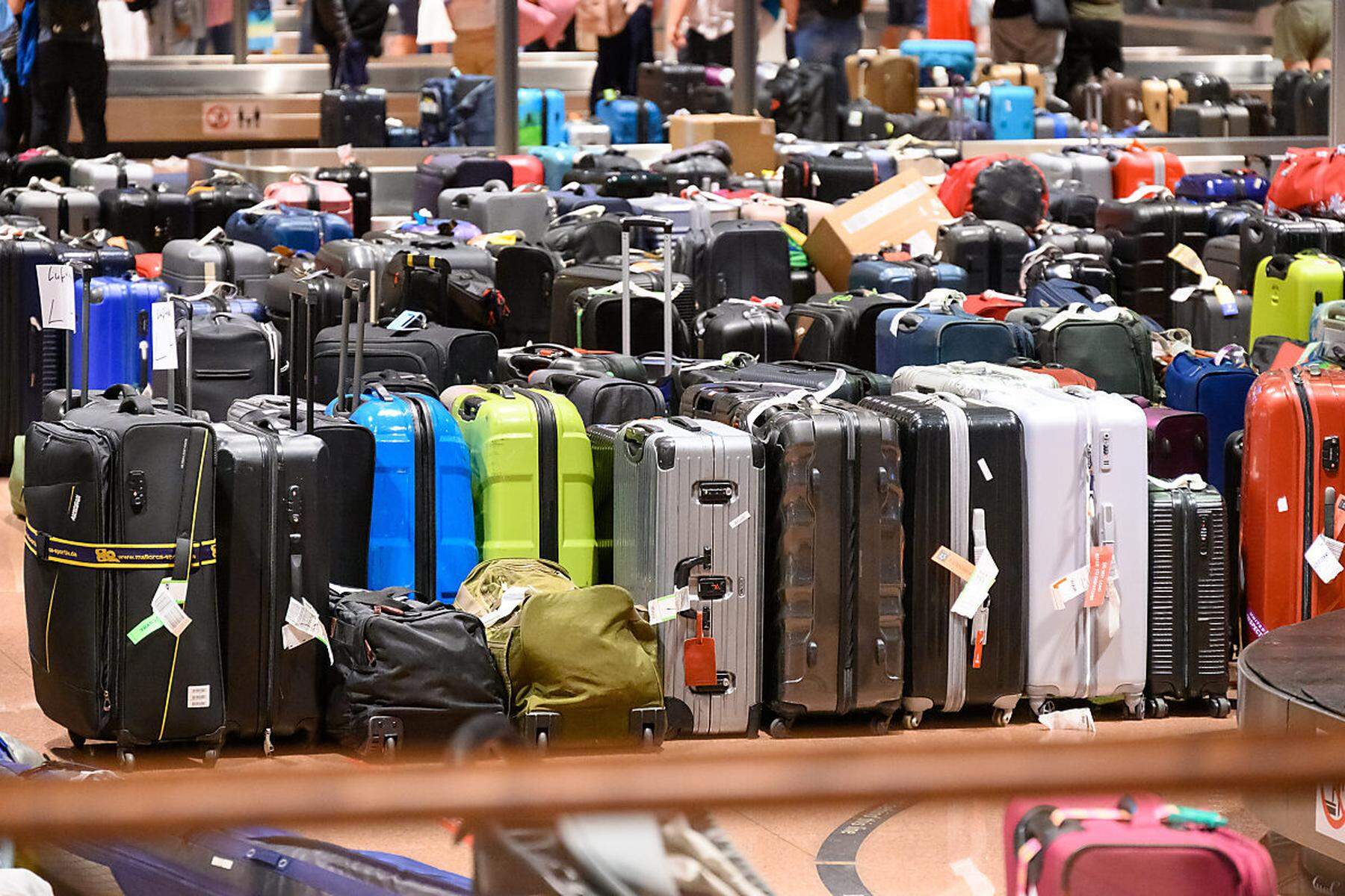 Stress am Flughafen: Keine Geduld? So kommt dein Koffer als erster