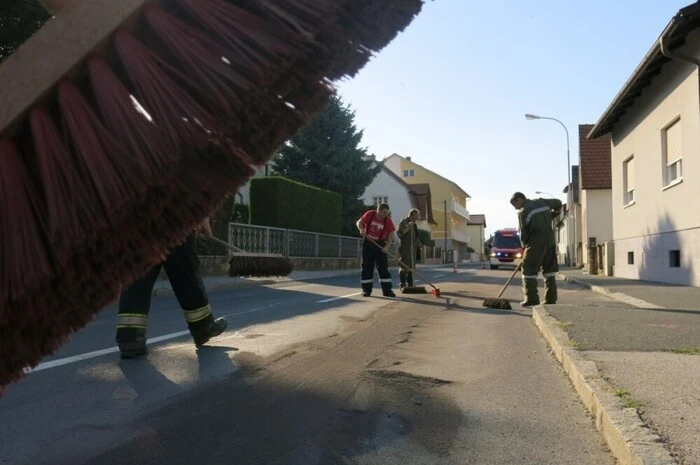 Die Ölspur war über 600 Meter lang und wurde mit Bindemittel bestreut.