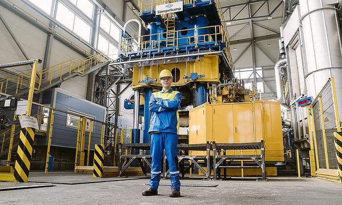 Raphael macht bei Voestalpine Böhler Aerospace die Lehre zum Schmiedetechniker