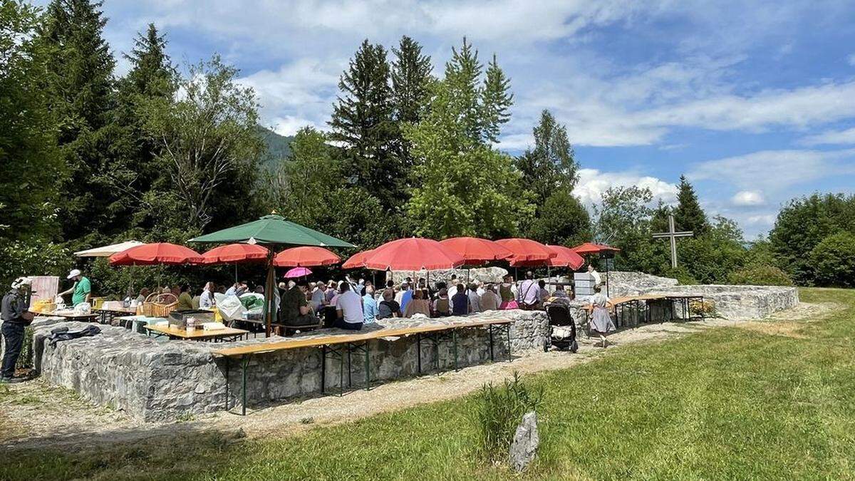 Kirchenfest in der Ruine Neuhaus bei Trautenfels