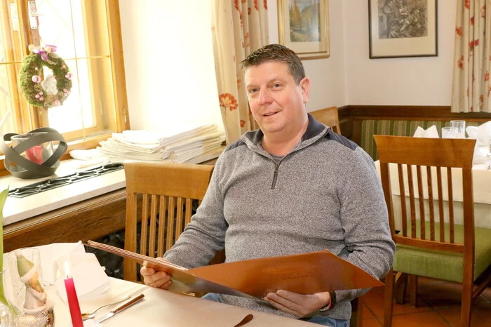Als Kirchtagsbesucher beim Moser gesichtet wurden unter anderen Bürgermeister Günther Kernle (Foto), Steuerberater Karl Grün sowie die Unternehmer Rudi Greile und Rudolf Kuss.