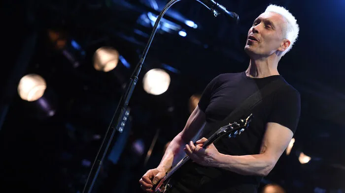 Mit einer perfekten Headliner-Darbietung haben Die Ärzte in der Nacht auf Montag das Nova Rock beendet. Eine von Fans erhoffte Session mit den Toten Hosen blieb zwar aus, das Publikum kam dennoch auf seine Kosten.