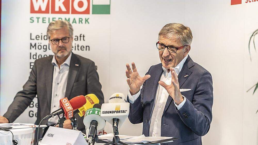 Wirtschaftskammerpräsident Josef Herk und Direktor Karl-Heinz Dernoscheg 