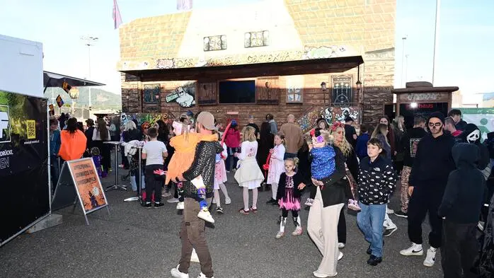 Das Sportzentrum Zeltweg war am Freitag und Samstag Schauplatz einer großen Halloween-Party.