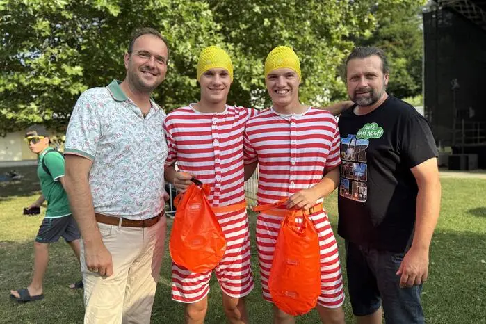 Am Abend spielte die Band „Egon7“ groß auf, gefolgt von einem Feuerwerk