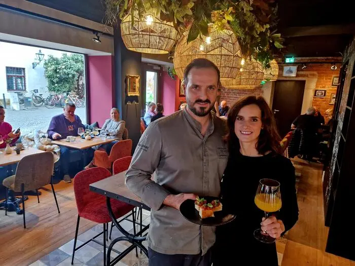 Annemarie und Michael Gauster in ihrem Bistro „Francis“, das sie seit 2024 gleich neben ihrem Stammlokal „dreizehn by Gauster“ schupfen 