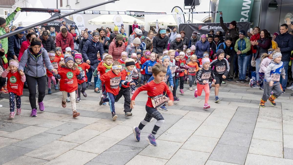 Die großen und kleinen Läufer gingen trotz schlechter Wetterbedingungen an den Start