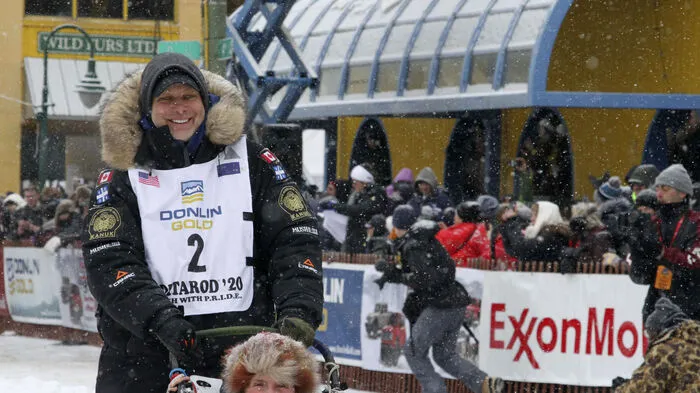 Der "Iditarod" folgt einem Pfad von Anchorage, der größten Stadt des US-Bundesstaats, bis ins rund 1.600 Kilometer entfernte Nome an der Beringsee.