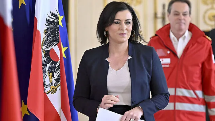 Ministerin Köstinger sucht zusätzliche Zivildiener