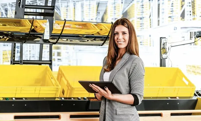 Tamara Godina, Sales Managerin: Nutzt ihre Mittagspause im Homeoffice gerne für Workouts, um sich danach wieder vollgetankt mit Energie an die Arbeit zu machen. Flexible Arbeitszeiten ermöglichen eine ausgeprägte Work-Life-Balance.