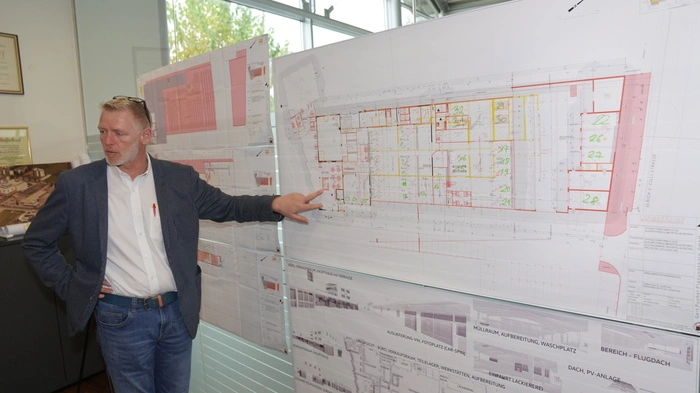 Nach über einem Jahr Umbauzeit zählt das Spittaler Autohaus zu den modernsten und umweltfreundlichsten in Kärnten. Prokurist und Verkaufsleiter Werner Tuppinger vor den Umbauplänen.