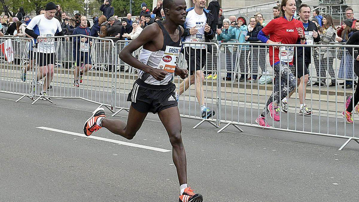 Robert Chemosin siegte beim Vienna City Marathon 2016