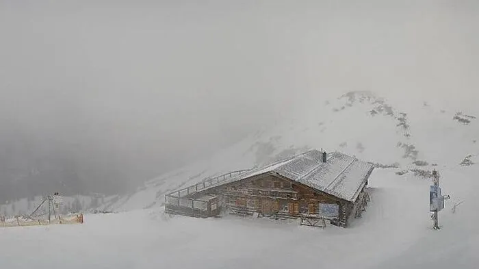 So tiefwinterlich sah es Donnerstagabend auf der Tauplitz aus
