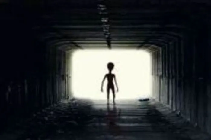 UFO-Konferenz in Edinburg, Texas/USA: Die „Out of the World“-Konferenz und das dazugehörige Festival in Edinburg im US-Bundesstaat Texas rangiert unter den Top drei der UFO-Festivals weltweit. Live-Musik, eine Lichter-Show, Essensstände und ein Kostümwettbewerb locken UFO-Anhänger und auch –Skeptiker am 30. und 31. März 2018 wieder in die Stadt nahe der mexikanischen Grenze. Etwa 18 Kilometer entfernt liegt ein Ferienhaus in der Stadt McAllen, in dem acht UFO-Touristen Platz haben.