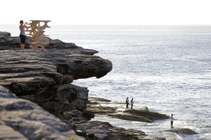 Kunstwerke von über 100 Bildhauern aus 17 Ländern zieren unter anderem den berühmten Bondi Beach.