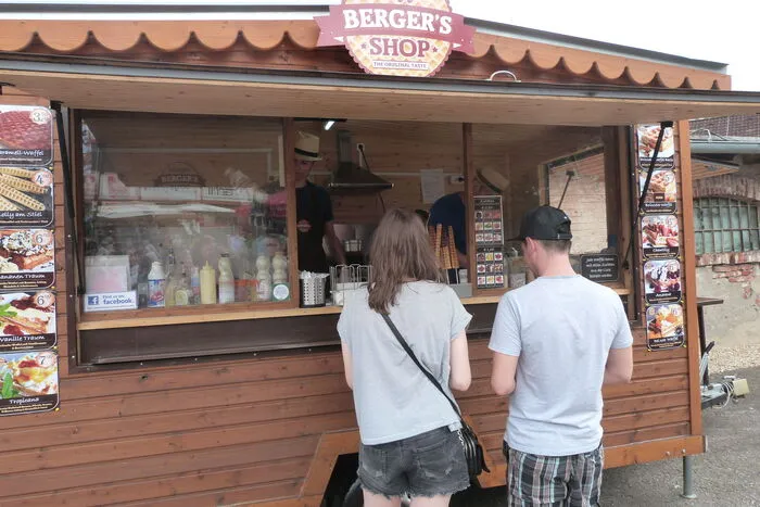 Von ungarischen Langos-Spezialitäten, köstlichen Crepes und Cupcakes der besonderen Art bis hin zu Burgern, zubereitet in einem amerikanischen Schulbus, war für alle Geschmäcker etwas dabei.