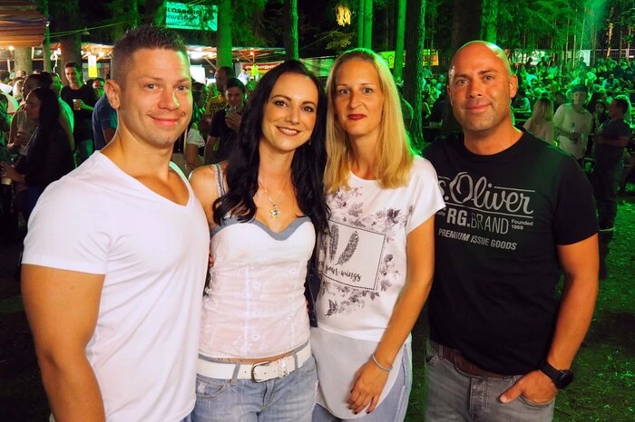 Bitte klicken Sie sich durch die Bilder . . .