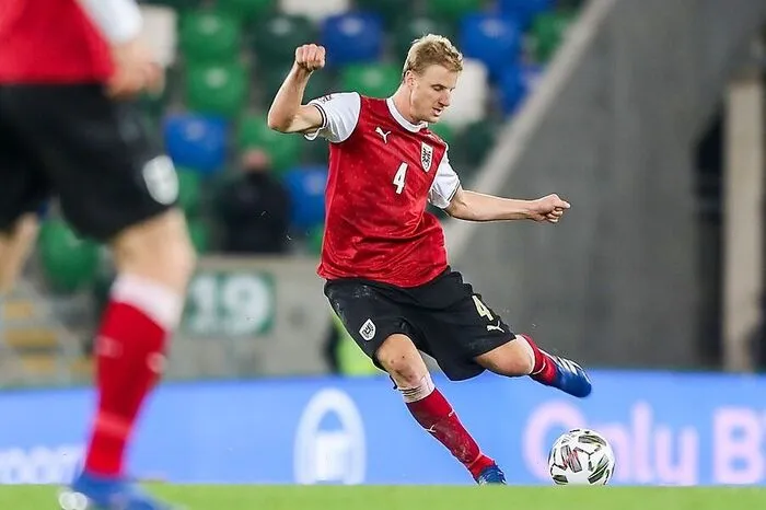 Martin Hinteregger 5: Schöpfte das Repertoire seines umfassenden Fußballverständnisses aus. Bestach durch souveräne Ballführung, weite präzise Vorlagen und strahlte Torgefahr aus. Bereitete den Treffer vor.
