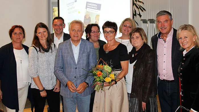 Landeshauptmannstellvertreterin Beate Prettner mit Vertretern aus Politik und Gesundheitswesen bei der Präsentation des Projektes in St. Paul