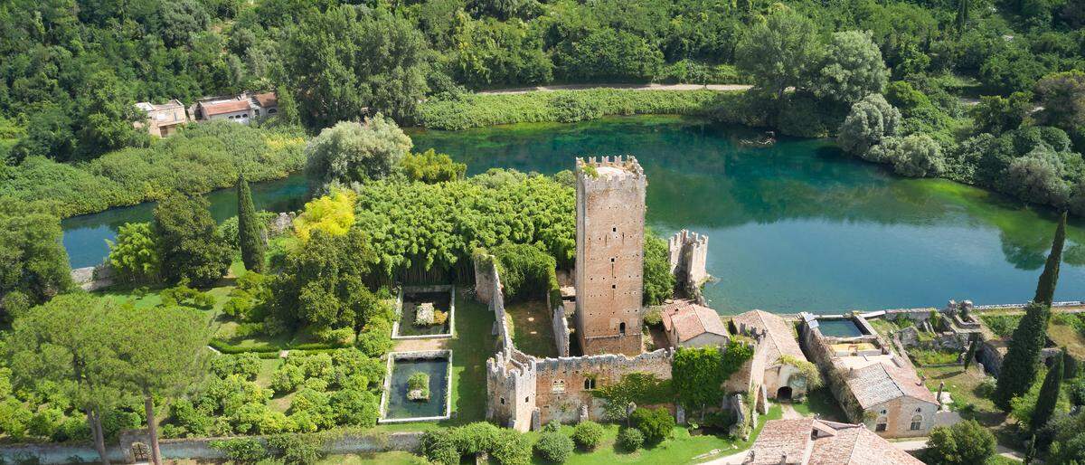 Der Garten von Ninfa ist ein Naturdenkmal. Im 20. Jahrhundert gestaltete die Familie Caetani den botanischen Garten