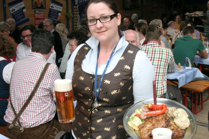 Ob im „Hirter Zelt“.....  