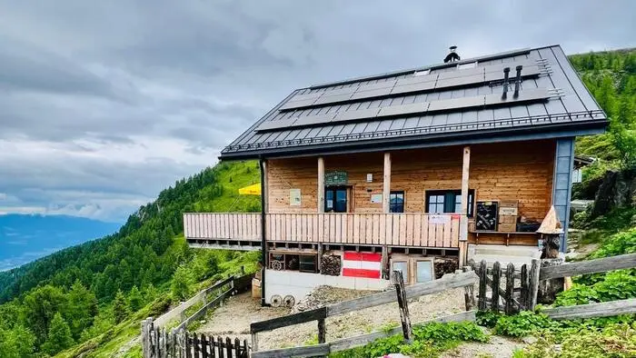 Eine Berghütte