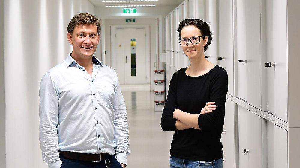 Ulrich Elling und Luisa Cochella spüren Virus-Mutanten auf 