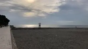 Ruhe an der spiaggia vecchia - aber ein Bauvorhaben am Strand lässt im Rathaus die Wogen hochgehen