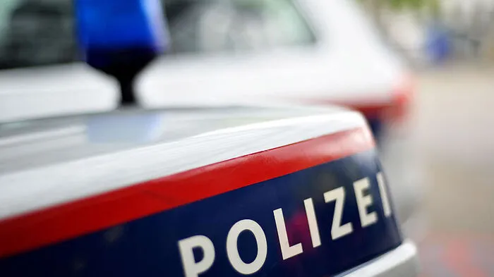 Die Polizei sprach ein Betretungsverbot aus (Symbolbild)