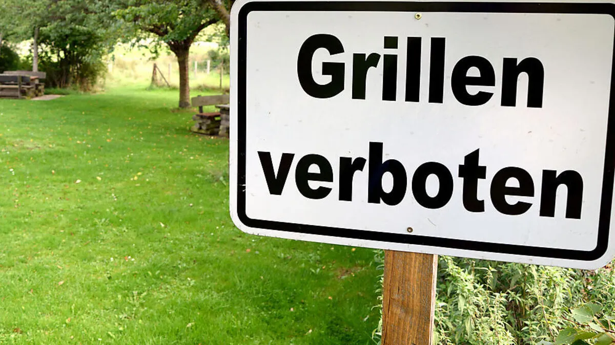 Grillen innerhalb einer Wohnanlage ist immer ein heikles Thema, weil nicht jeder Nachbar mit den Rauch- und Duftwolken 