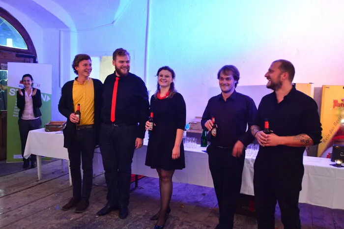 Lukas Wachernig (Konzept, Regie) mit seinem Team.