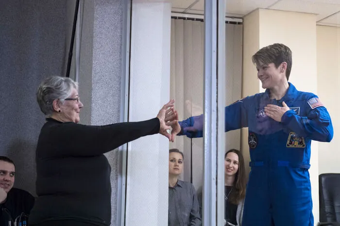 Kurz vor Abflug befanden sich die Raumfahrer bereits in Quarantäne.