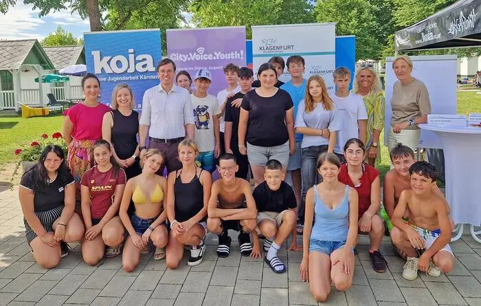 Gemeinsam mit „Koja“, der Präventionsstelle der Stadt und Schülerinnen und Schülern der MS Viktring wurde zur Präsentation des Projektes in das  Strandbad eingeladen 