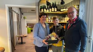 Elke und Andreas Brandl mit Sohn Sebastian im neuen Café