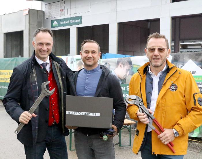 Markus Furtenbacher, Werkstättenleiter Markus Schlintl und Hubert Schenk (von links)