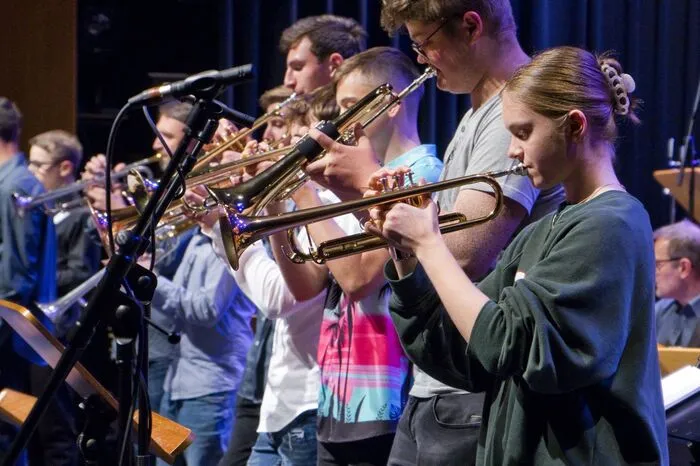 Die Big Band wurde 1988 gegründet und zu ihrem Namen kam sie 2005. Seit damals ist die jährliche Konzertreihe mit dem Titel „Magic of Music“ ein fixer Bestandteil der Knittelfelder Kulturszene.
