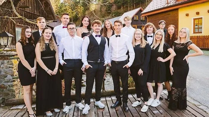 Nervosität und Vorfreude in Hinblick auf ihren Maturaball am Samstag liegen bei den Maturantinnen und Maturanten der HAK Mürzzuschlag in der Luft